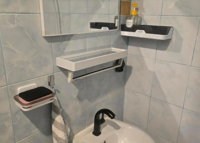 Apartment Beautiful 107 With Living With Wifi *
